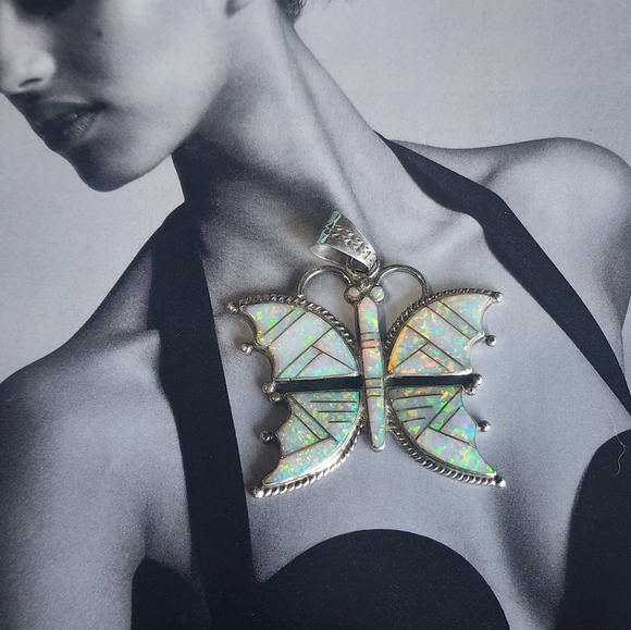 Butterfly Pendant ~STERLING SILVER AND OPAL INLAY🪽Native-Made - Picture 4 of 17